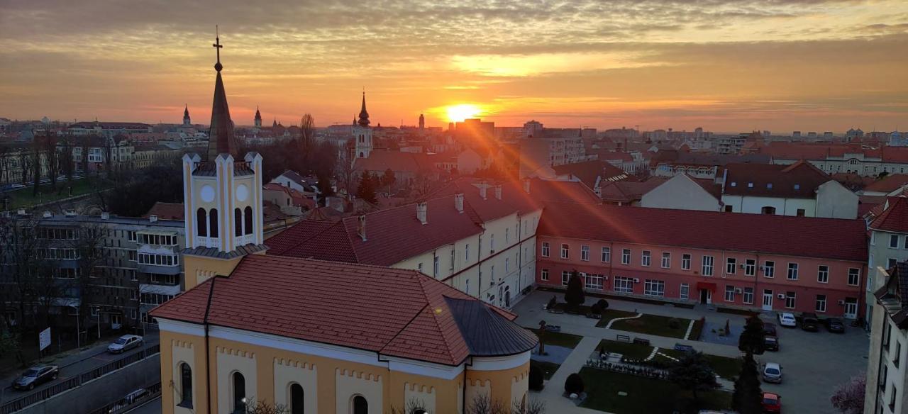 Over The City Oradea Εξωτερικό φωτογραφία